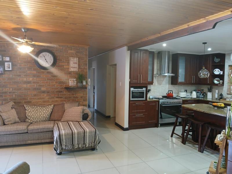 4 Bedroom Property for Sale in Rustdal Western Cape